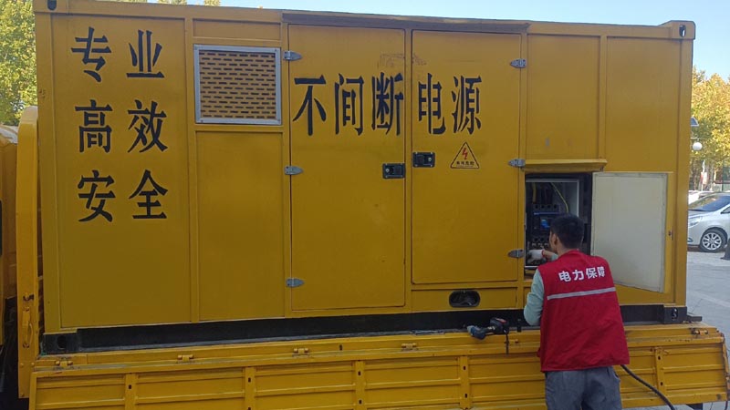 宁河柴油发电机组和UPS电源配合使用时，如何避免切换过程中的电力中断？